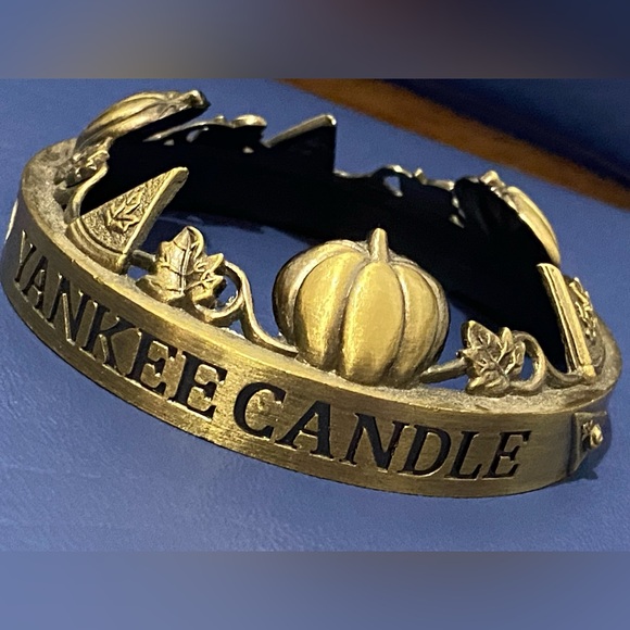 Yankee Candle Illuma-lid jar candle accessory for Fall— pumpkins and leaves - Picture 5 of 12